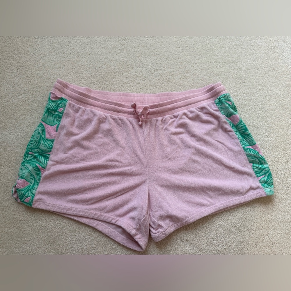 Women’s 2X Vineyard Vines shorts. Worn a few times looks brand new!